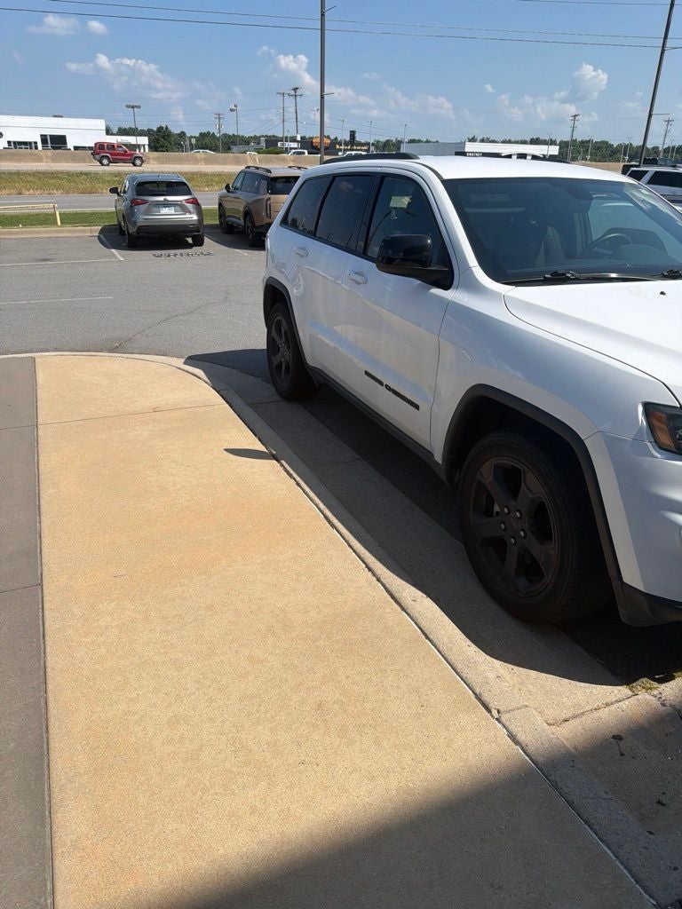 2019 Jeep Grand Cherokee Laredo