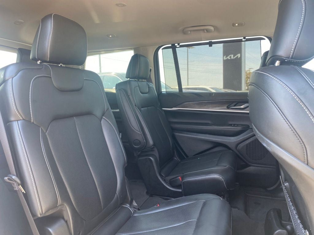 2023 Jeep Grand Cherokee L Limited *Luxury Tech Group