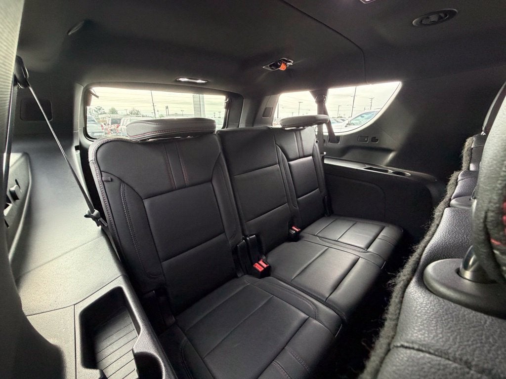 2023 Chevrolet Suburban RST