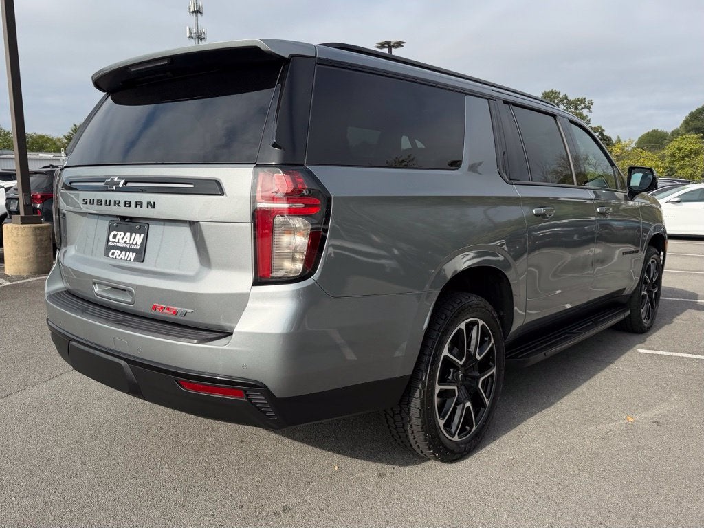2023 Chevrolet Suburban RST