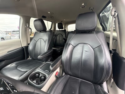 2022 Chrysler Pacifica Hybrid Touring L