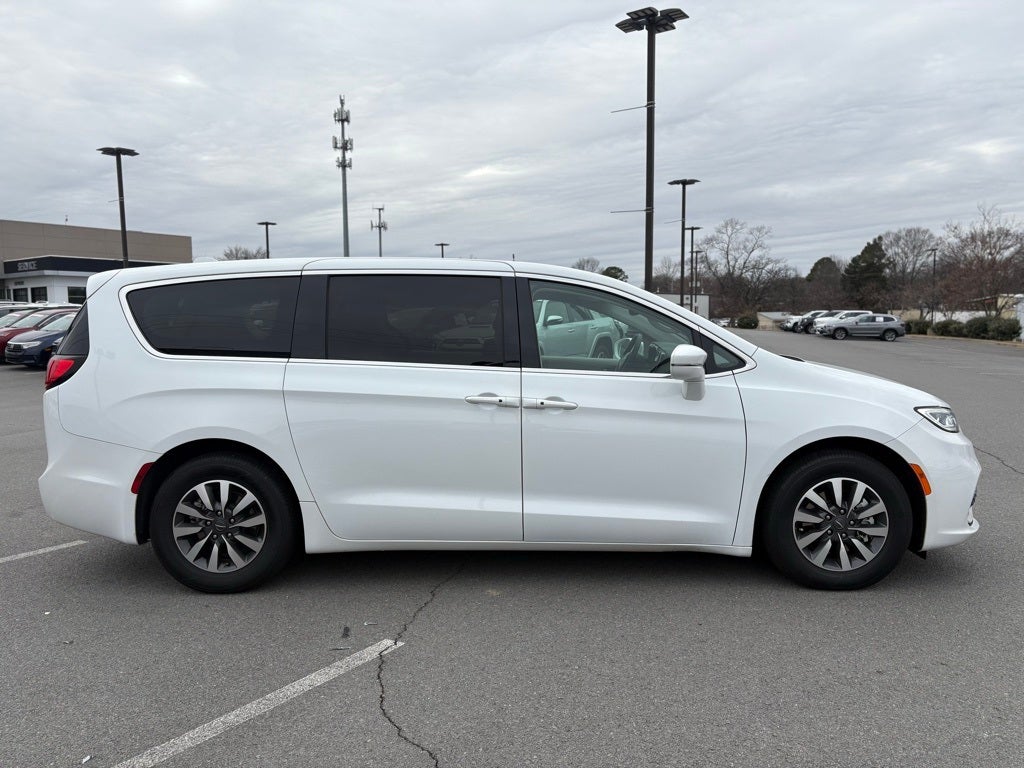 2022 Chrysler Pacifica Hybrid Touring L