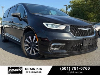 2023 Chrysler Pacifica Hybrid Limited *PHEV, Clean Carfax, One-Owner