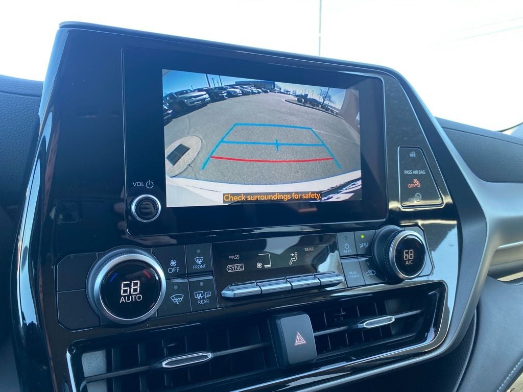 2024 Toyota Highlander LE