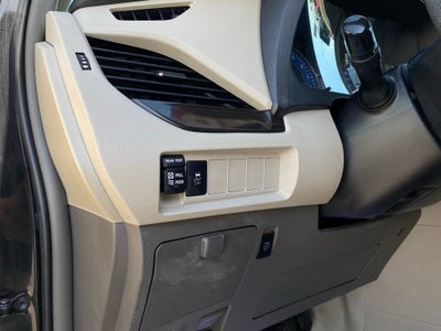 2019 Toyota Sienna XLE 8 Passenger