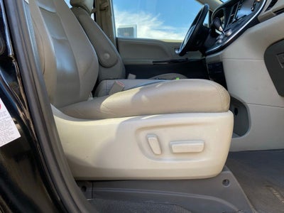 2019 Toyota Sienna XLE 8 Passenger