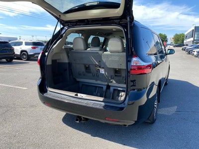 2019 Toyota Sienna XLE 8 Passenger