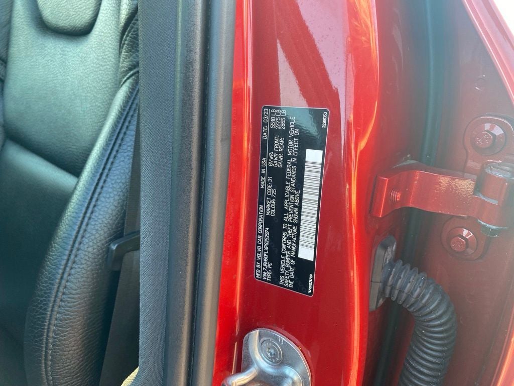 2023 Volvo S60 Recharge Plug-In Hybrid T8 Plus Dark Theme
