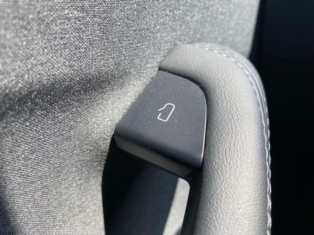 2026 Tesla Model Y Base