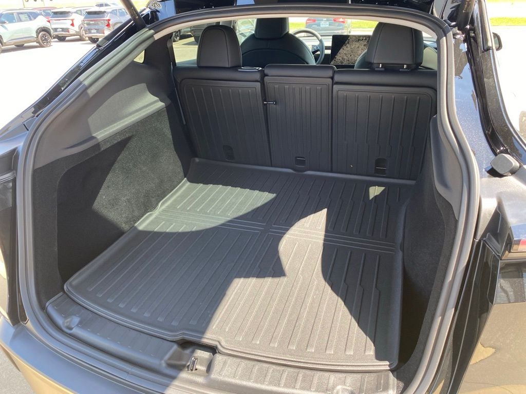 2026 Tesla Model Y Base