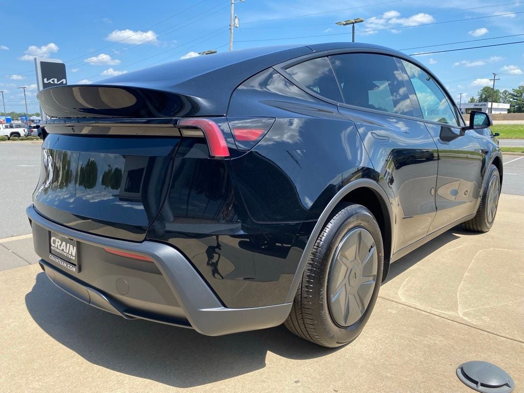 2026 Tesla Model Y Base