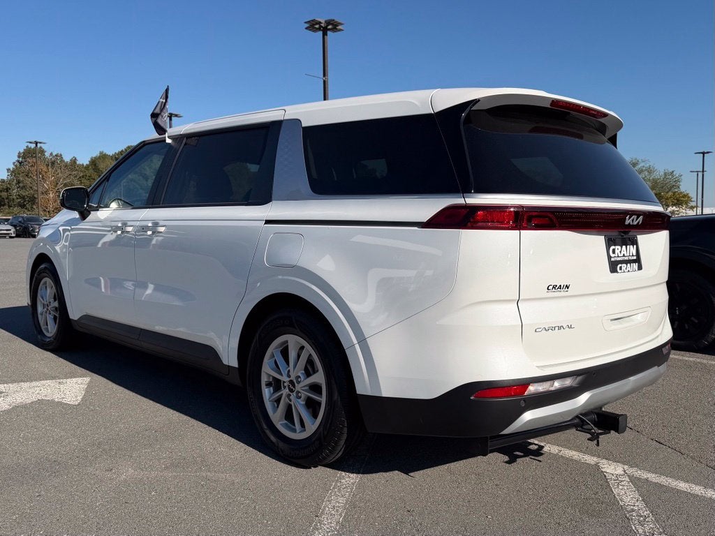 2024 Kia Carnival LX