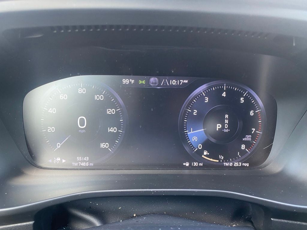 2021 Volvo XC40 R-Design