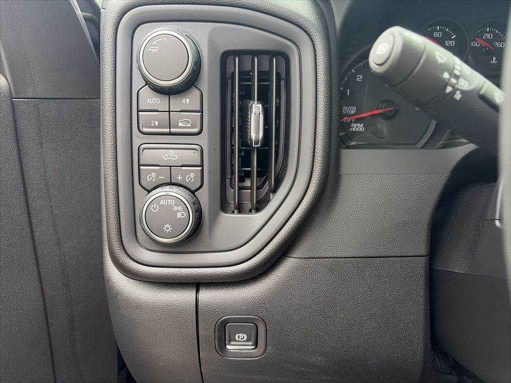 2025 Chevrolet Silverado 1500 Custom CLEAN 1 OWNER CARFAX