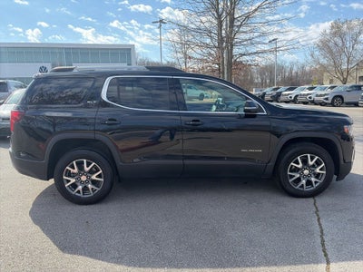 2023 GMC Acadia SLT CLEAN CARFAX LOW MILES!!