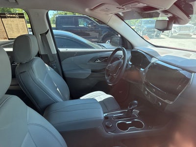 2021 Chevrolet Traverse Premier APPLE CarPlay 3rd row Leather