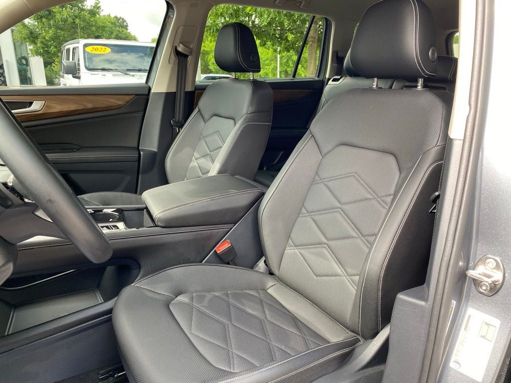 2025 Volkswagen Atlas 2.0T SE w/Technology