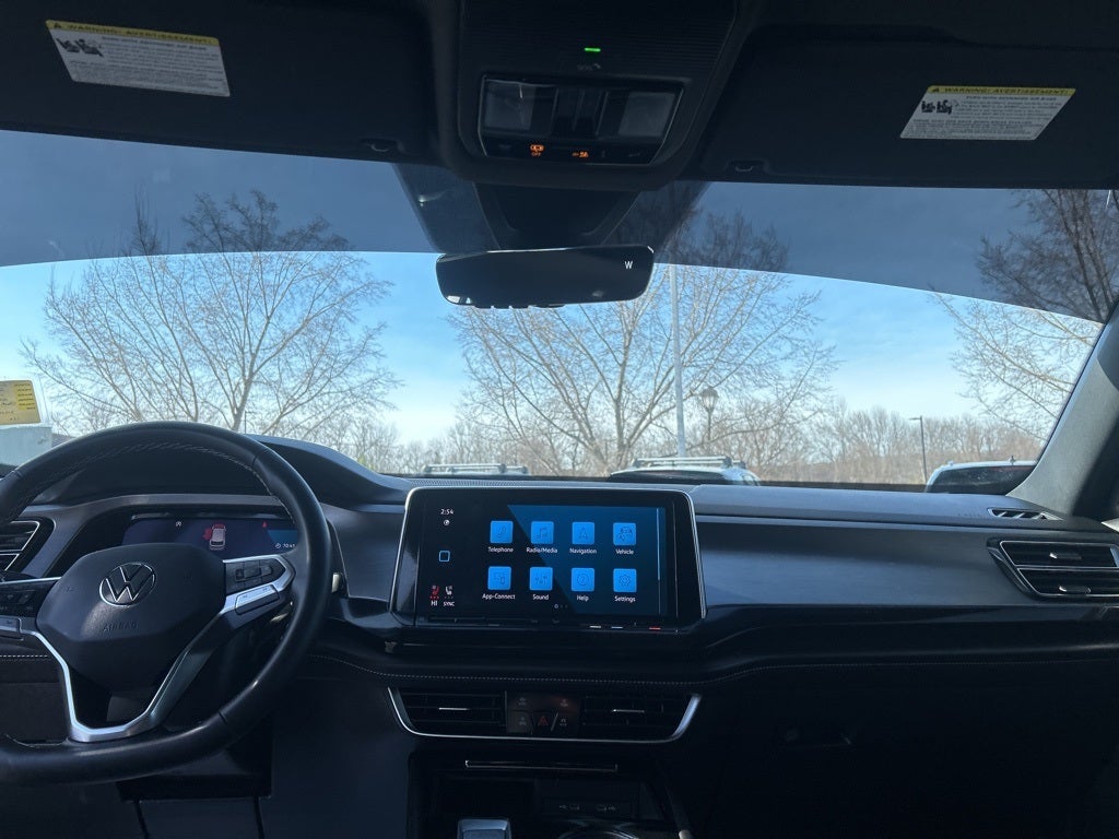 2025 Volkswagen Atlas Cross Sport 2.0T SE w/Technology