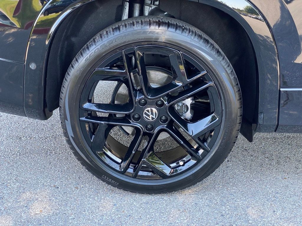 2026 Volkswagen Tiguan SE R-Line Black