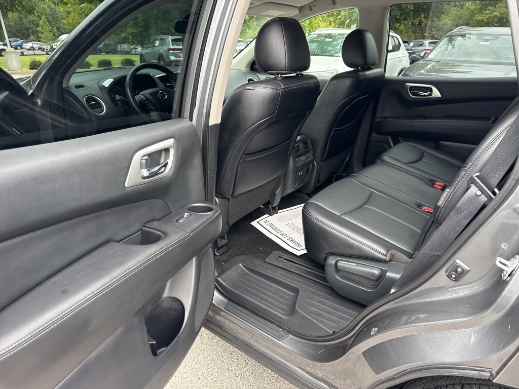 2020 Nissan Pathfinder SL