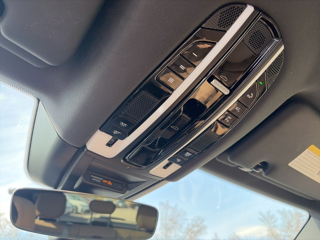 2023 Porsche Cayenne Platinum Edition