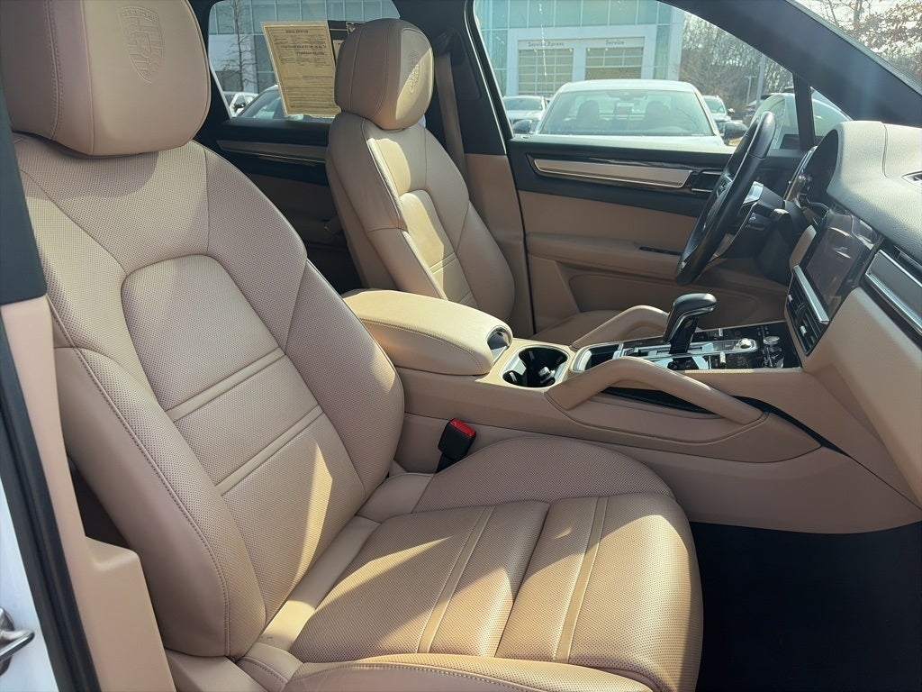 2023 Porsche Cayenne Platinum Edition