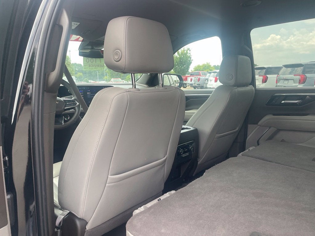 2025 Chevrolet Suburban LT