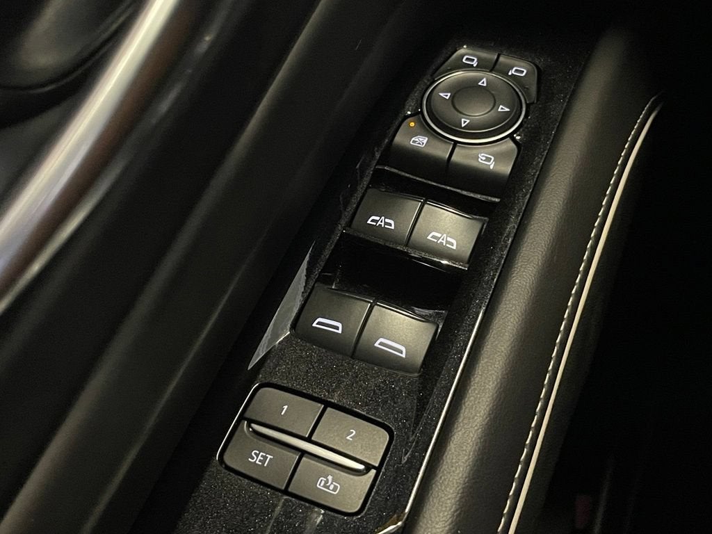 2023 Cadillac Escalade 4WD Sport Platinum