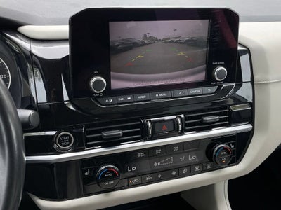 2022 Nissan Pathfinder SV
