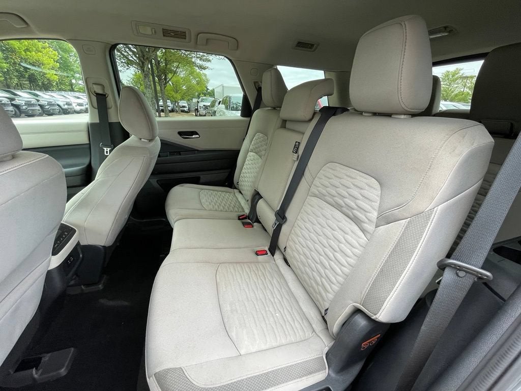 2022 Nissan Pathfinder SV