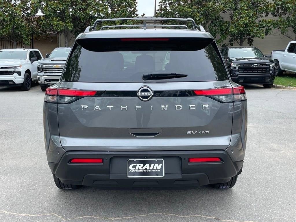 2022 Nissan Pathfinder SV