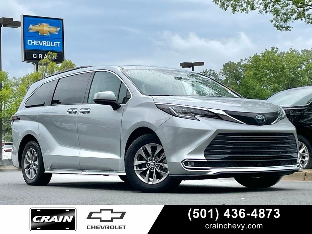 2023 Toyota Sienna XLE