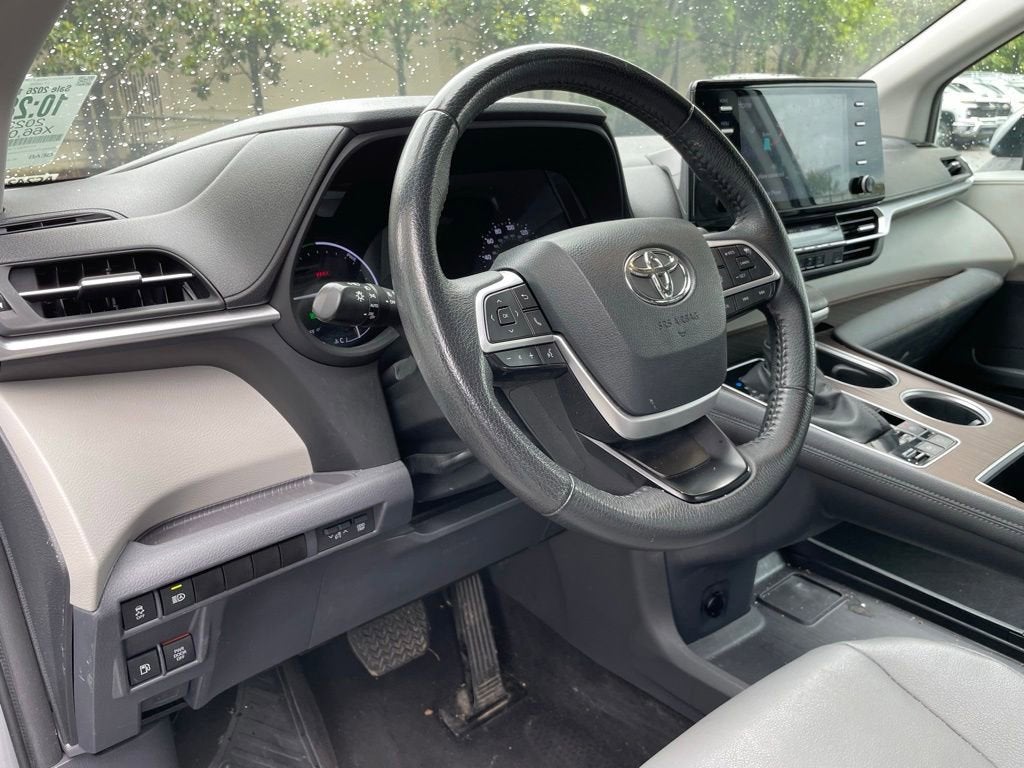2023 Toyota Sienna XLE