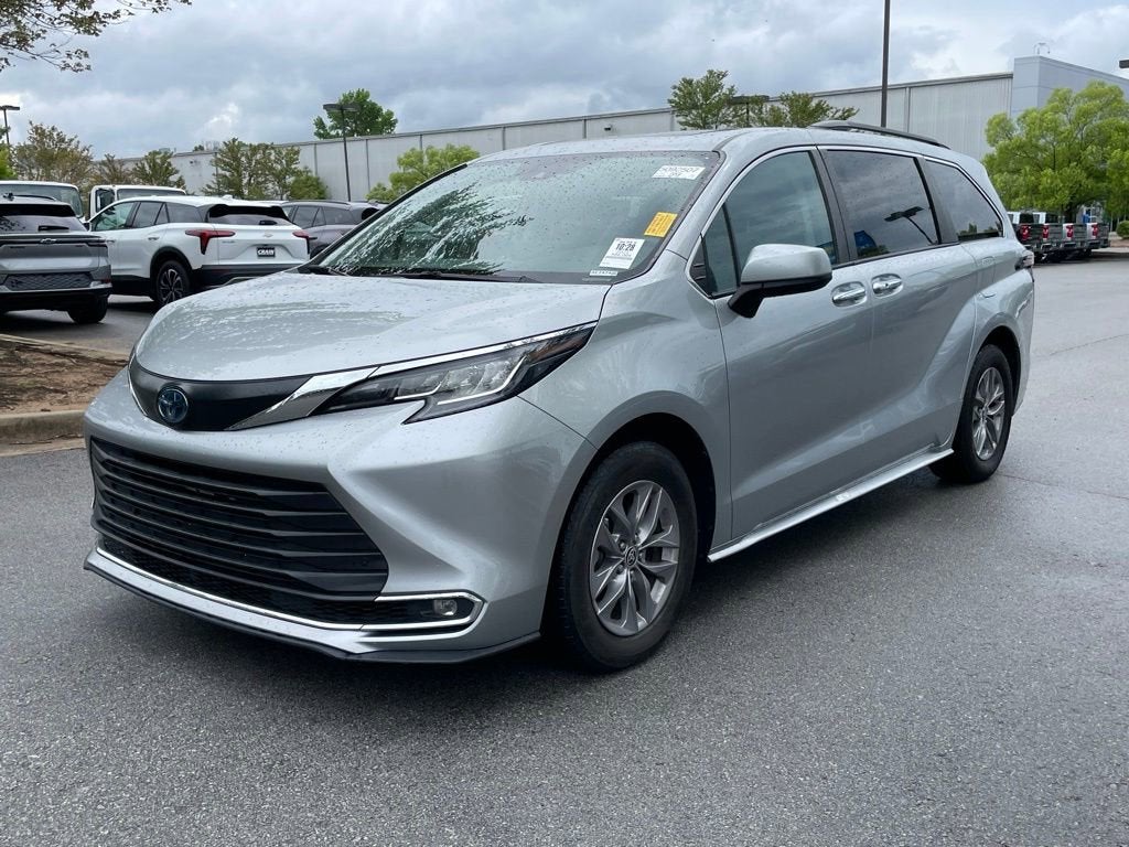 2023 Toyota Sienna XLE