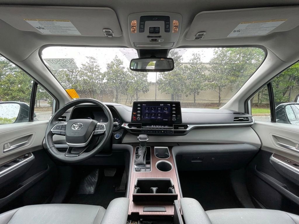 2023 Toyota Sienna XLE