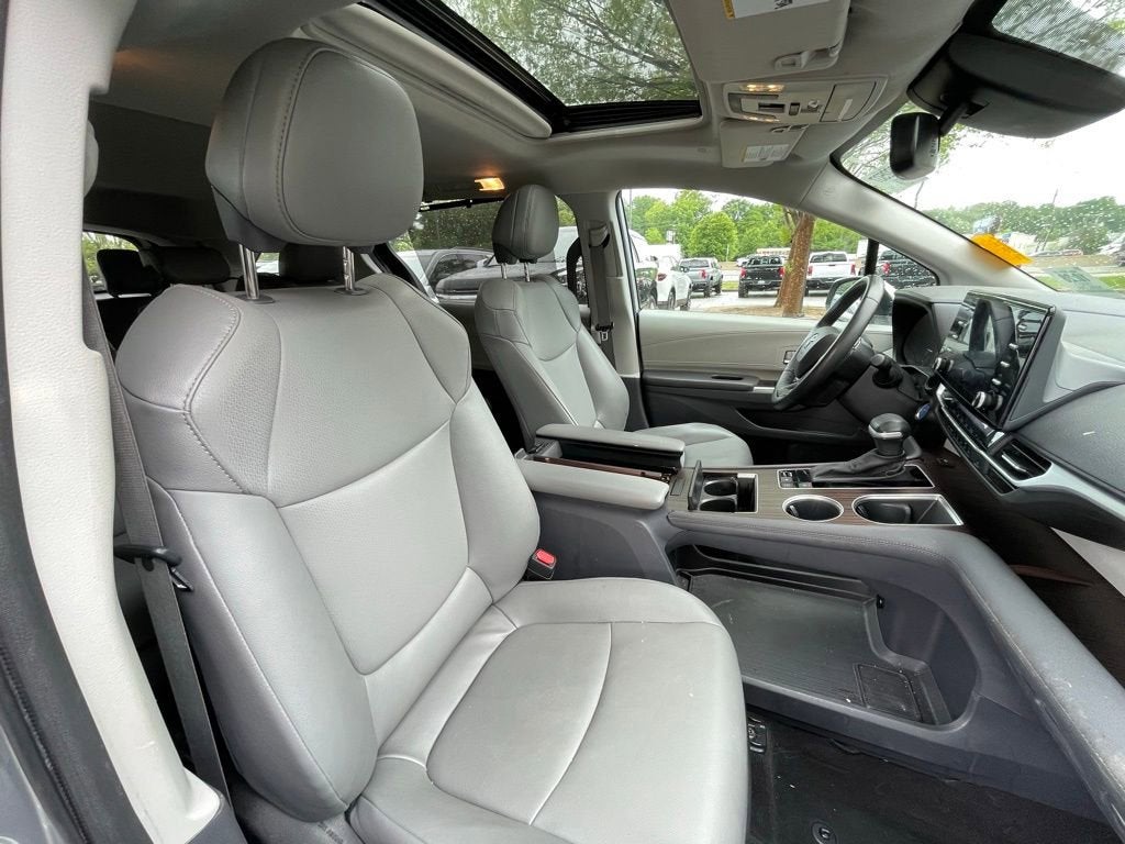 2023 Toyota Sienna XLE