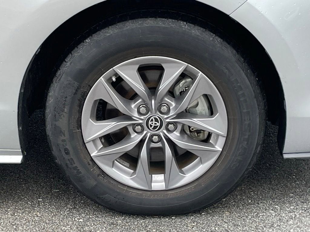 2023 Toyota Sienna XLE