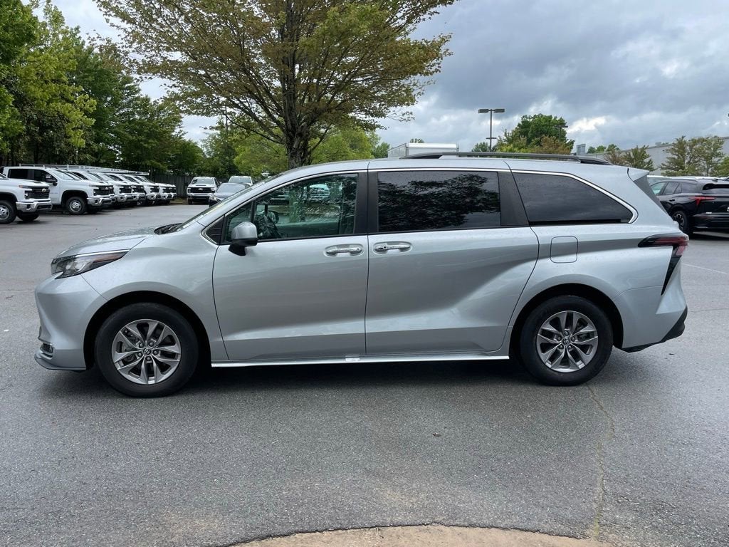 2023 Toyota Sienna XLE