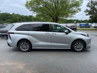 2023 Toyota Sienna XLE
