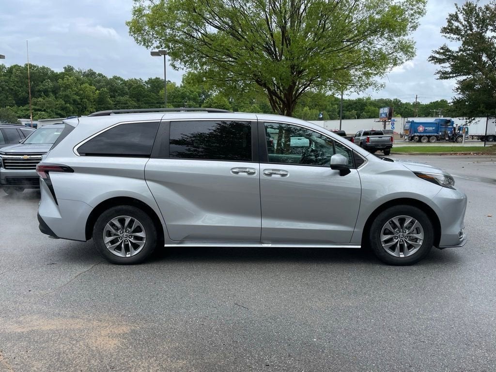2023 Toyota Sienna XLE