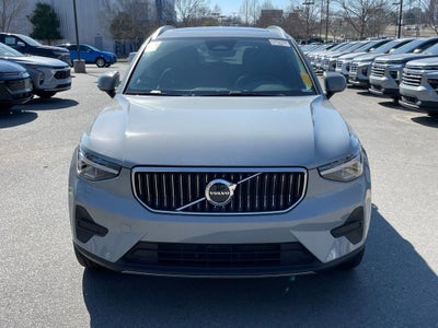 2025 Volvo XC40 Core Bright Theme