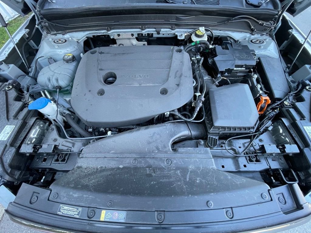 2025 Volvo XC40 Core Bright Theme