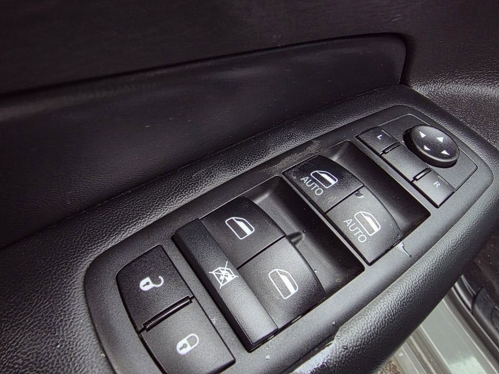 2020 Jeep GRAND CHEROKEE Base