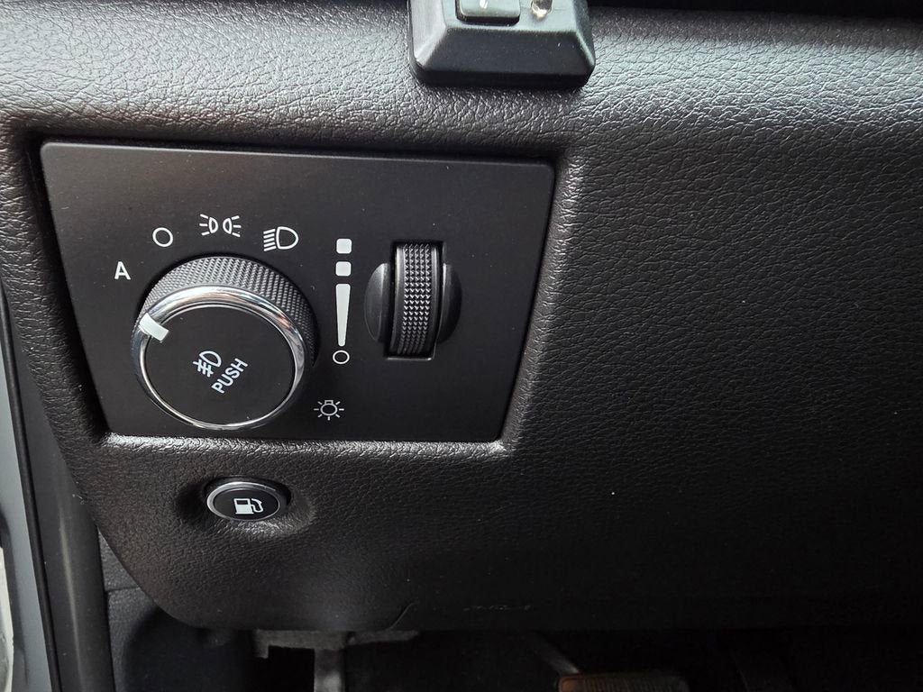 2020 Jeep GRAND CHEROKEE Base