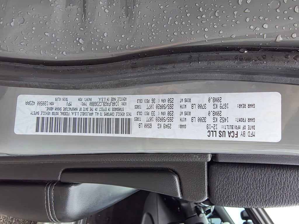 2020 Jeep GRAND CHEROKEE Base