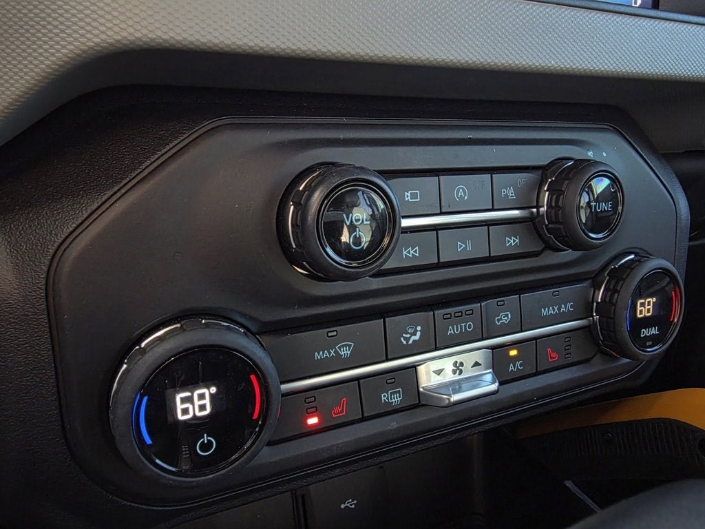 2023 Ford Bronco Base