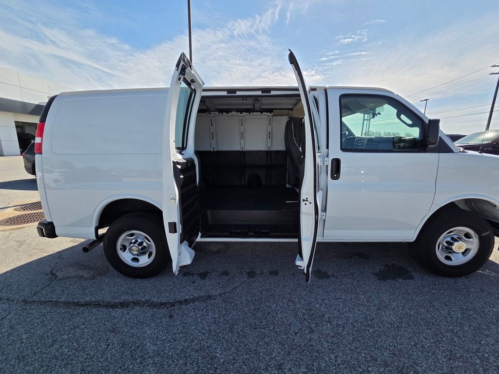 2024 Chevrolet Express Cargo 3500 WT