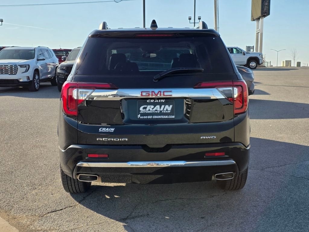 2023 GMC Acadia Denali