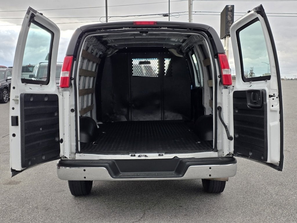 2023 GMC Savana Cargo 2500 Work Van