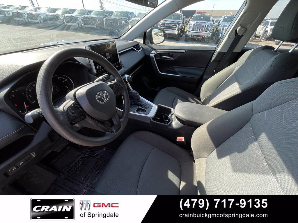 2025 Toyota RAV4 XLE